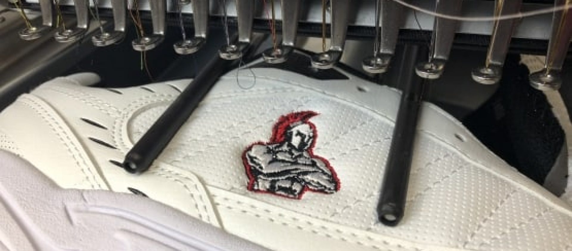 embroidery-grip-clamp-shoe-close-up_555x416